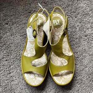 Fly London Women's Green Sandals